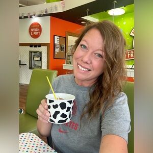 Like This Listing To Be Notified When I’m Going Live! ♥️